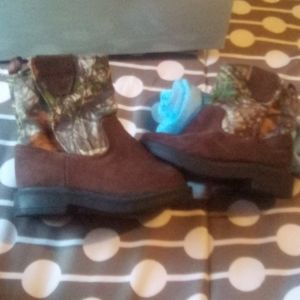Baby camo boots